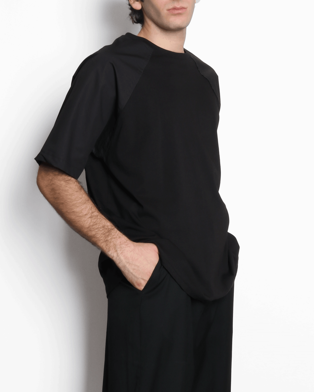 RAGLAN SLEEVE T-SHIRT (BLACK)