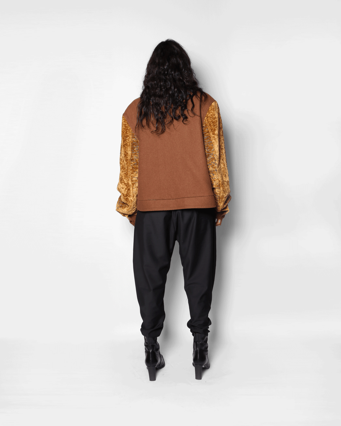 BOMBER JACKET LIGHT CAMEL (GOLD-ISH SLEEVES)