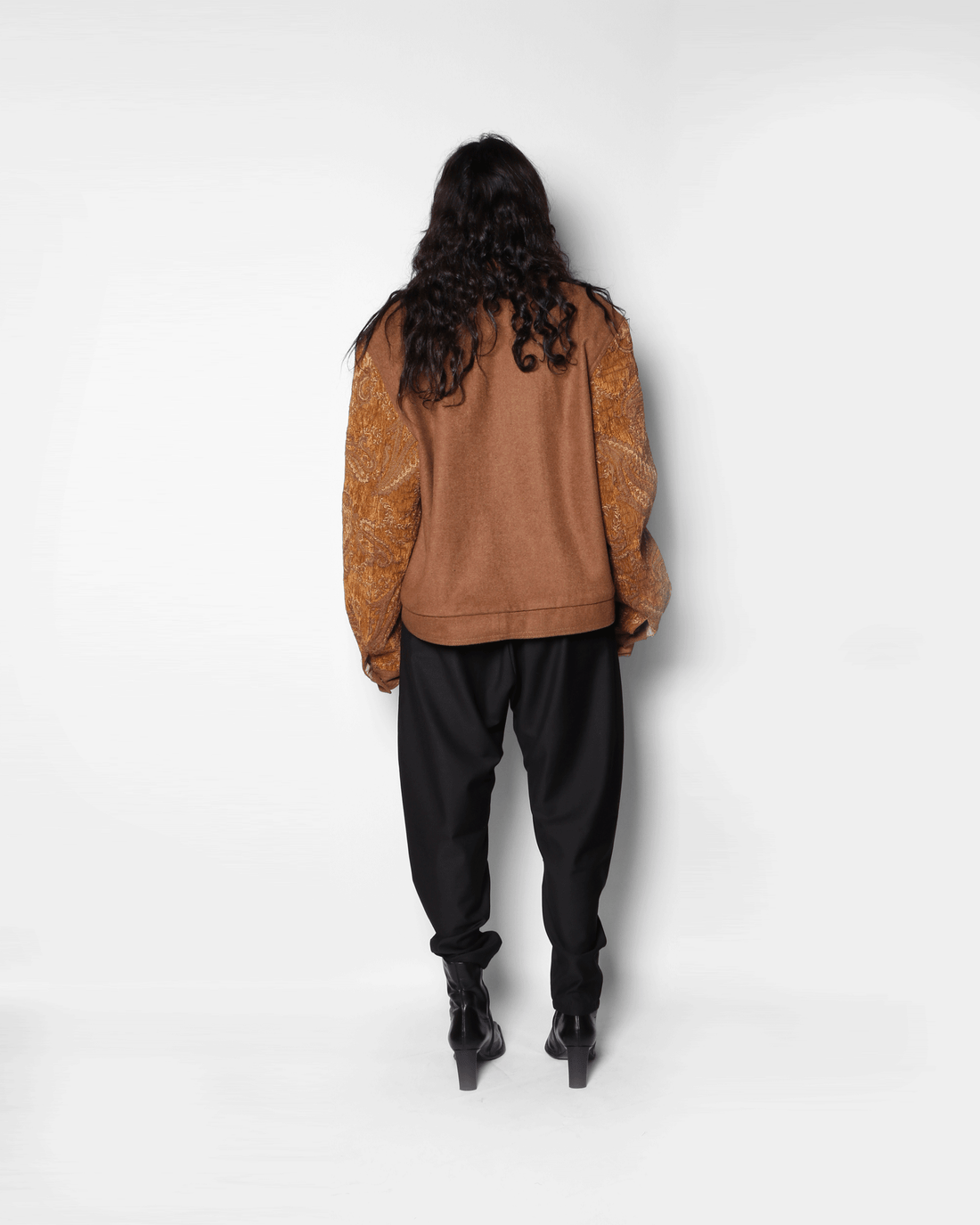 BOMBER JACKET LIGHT CAMEL (BROWN-ISH SLEEVES)